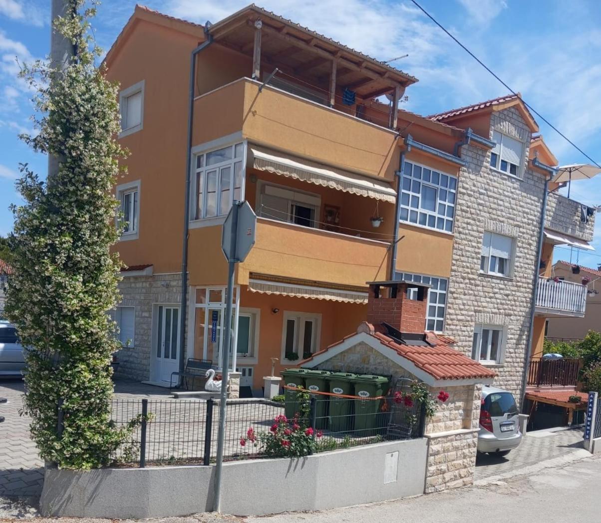 Apartment Radalj Kaštela Esterno foto